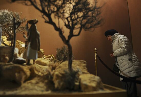 Выставка вертепов в Храме Христа Спасителя в Москве