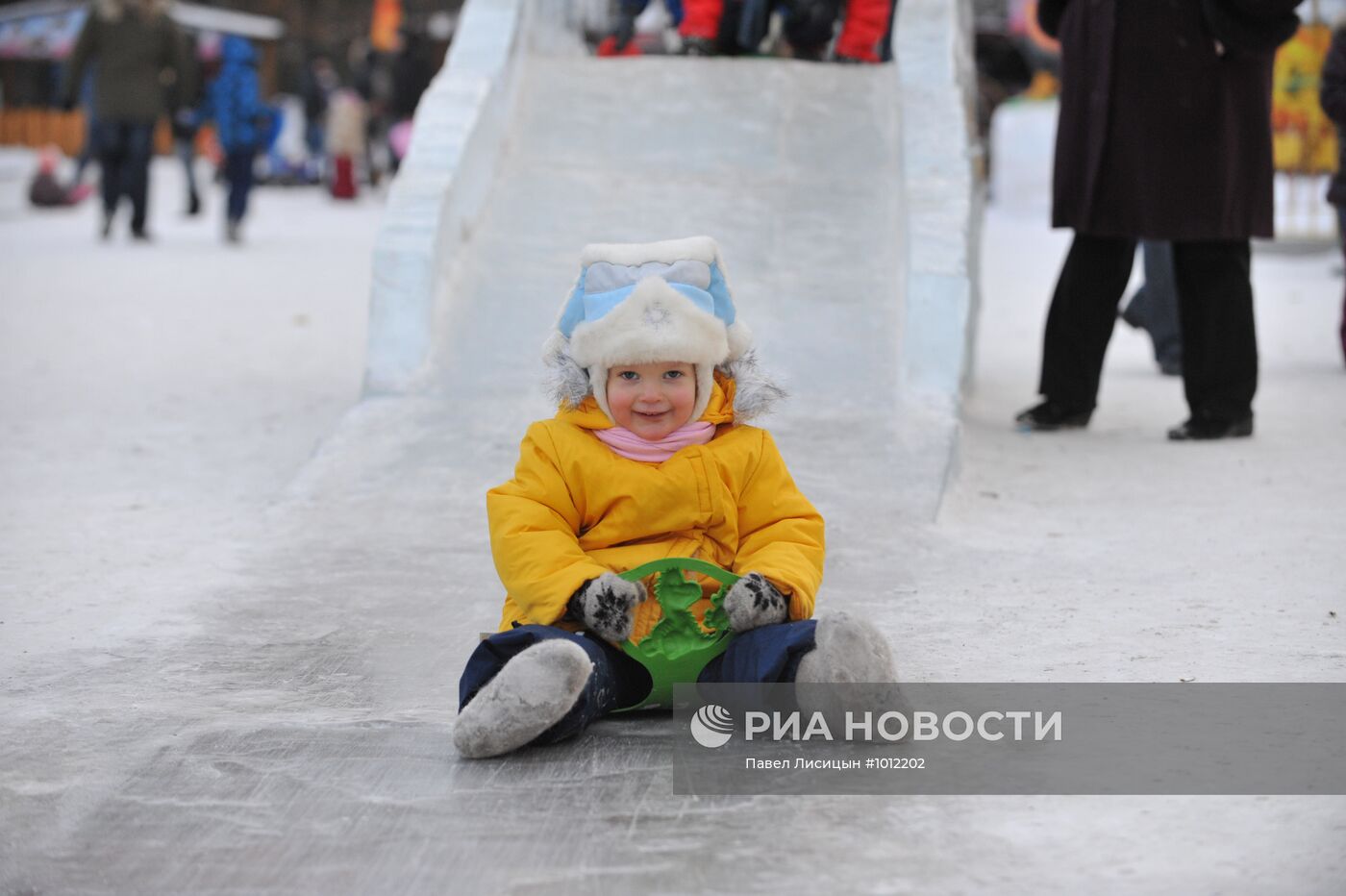 Зимний отдых горожан в ЦПКиО им. Маяковского в Екатеринбурге