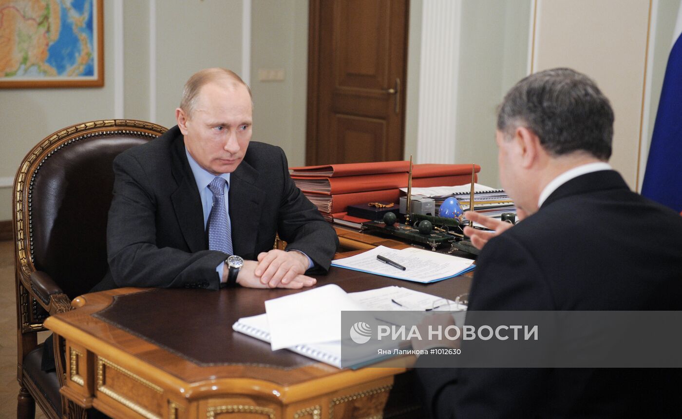 Встреча Владимира Путина с Анатолием Артамоновым в Ново-Огарево