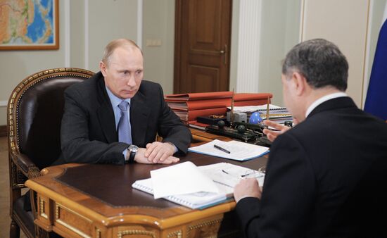 Встреча Владимира Путина с Анатолием Артамоновым в Ново-Огарево
