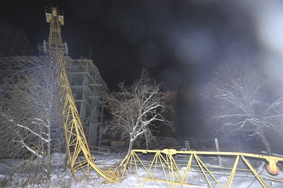 Два башенных крана упали на стройке в подмосковном Подольске