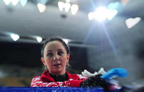 Тренировка фигуристов перед началом Юношеской Олимпиады