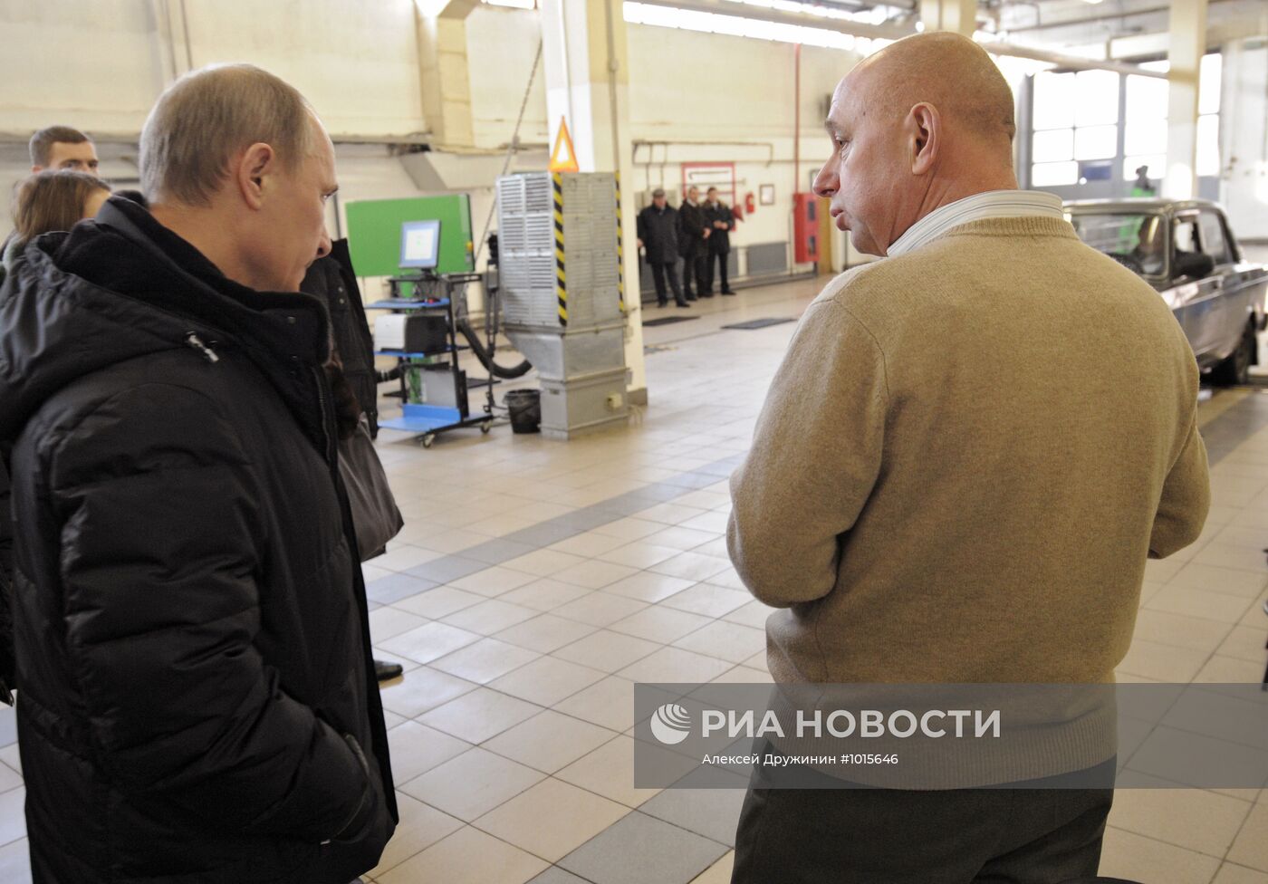 Посещение В. Путиным пункта техосмотра автотранспорта в Москве