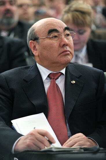 Гайдаровский форум - 2012. День первый