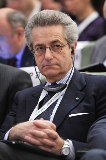 Гайдаровский форум - 2012. День первый