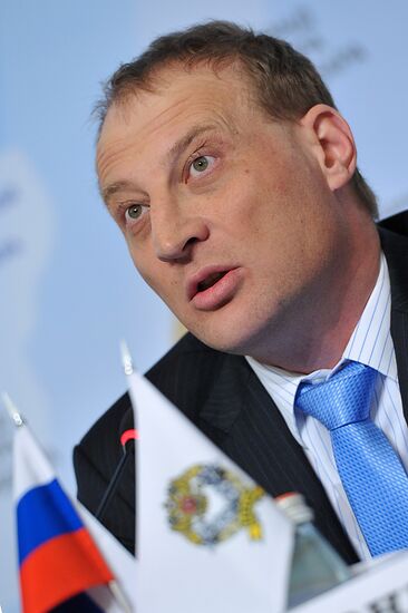 Гайдаровский форум - 2012. День первый