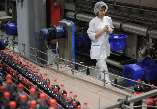 Работа завода Coca-Cola в Москве