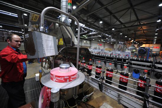Работа завода Coca-Cola в Москве