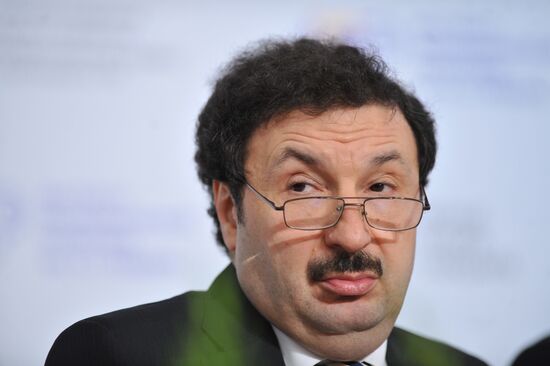 Гайдаровский форум - 2012. День первый