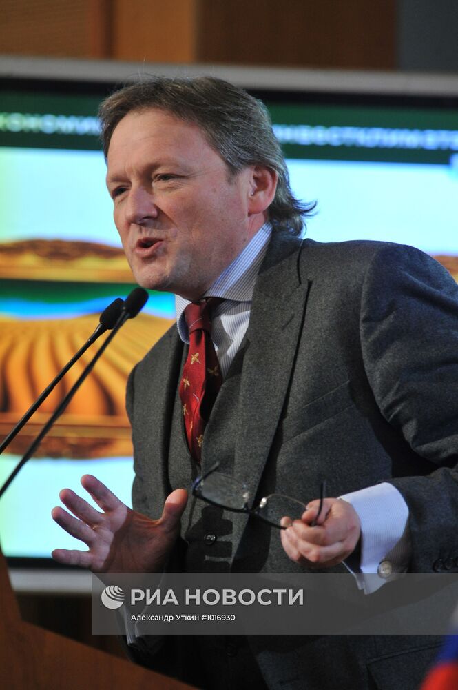 Гайдаровский форум - 2012. День первый