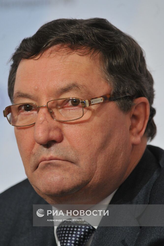 Гайдаровский форум - 2012. День первый