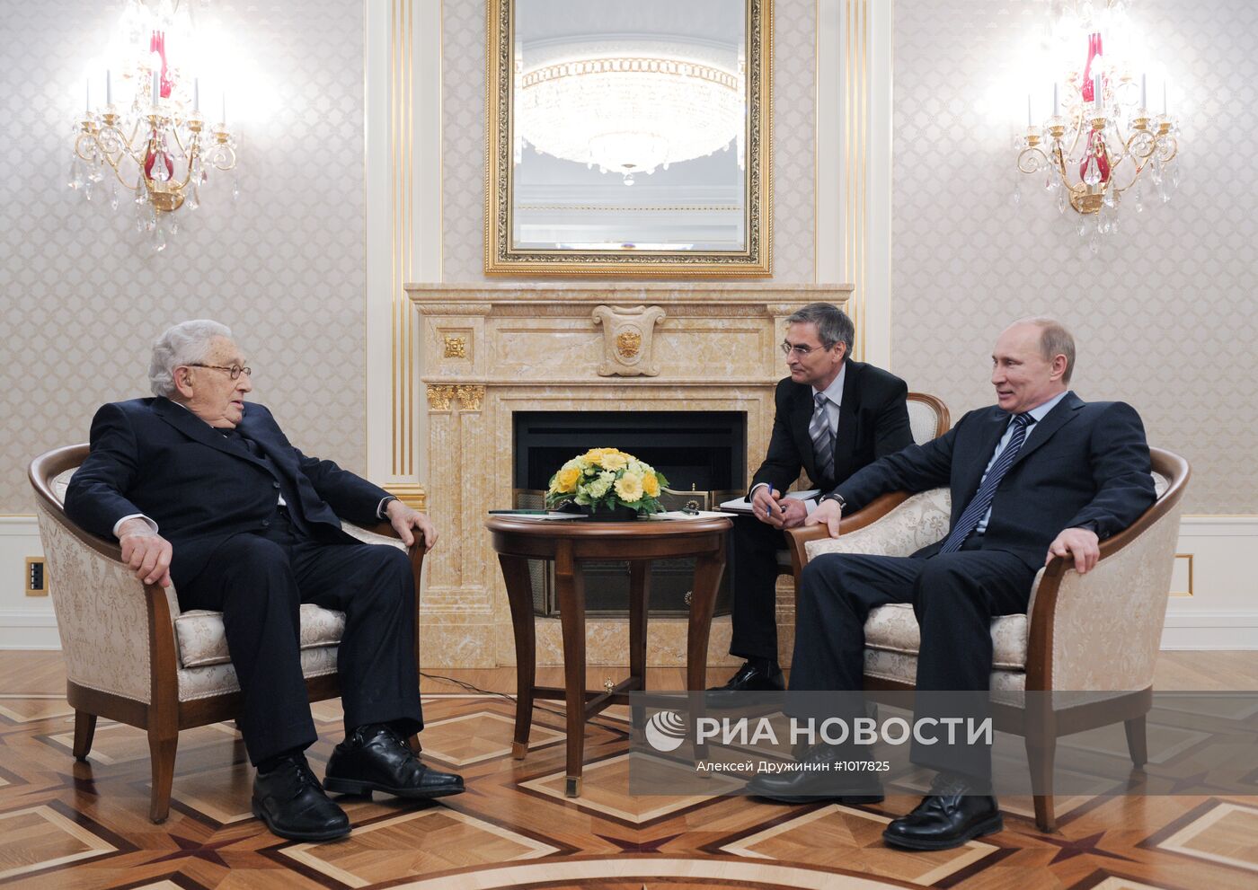 Встреча Владимира Путина с Генри Киссинджером в Москве