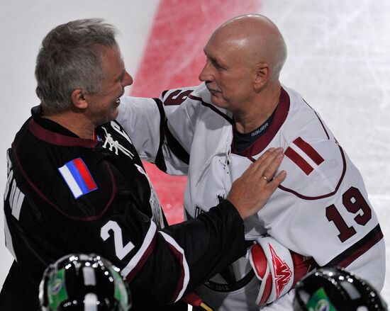 Хоккей. Встреча легенд латвийского и российского хоккея