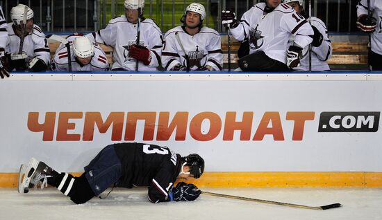 Хоккей. Встреча легенд латвийского и российского хоккея