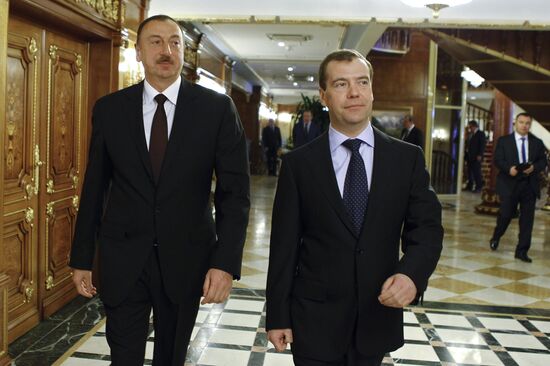 Д.Медведев встретился с И.Алиевым