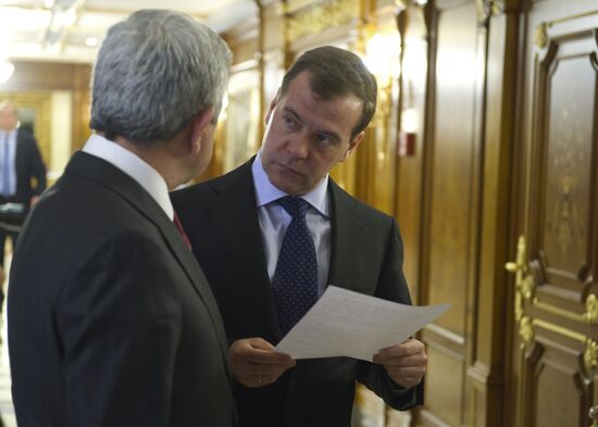 Д.Медведев встретился с С.Саргсяном