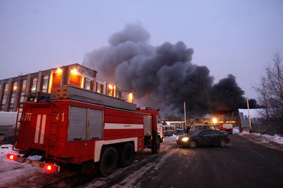 Пожар на территории предприятиия "Знамя Труда" в Петербурге