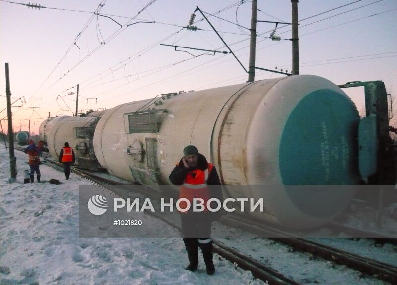 В Вологодской области сошли с рельсов цистерны с нефтепродуктами