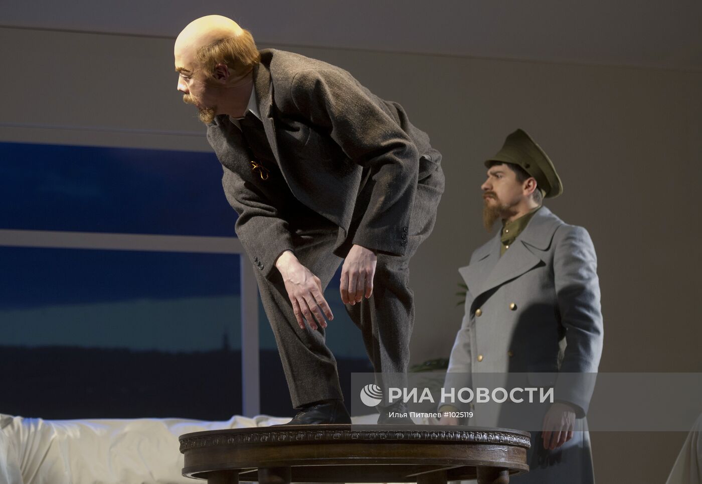 Пресс-показ спектакля "Горки-10" режиссера Дмитрия Крымова