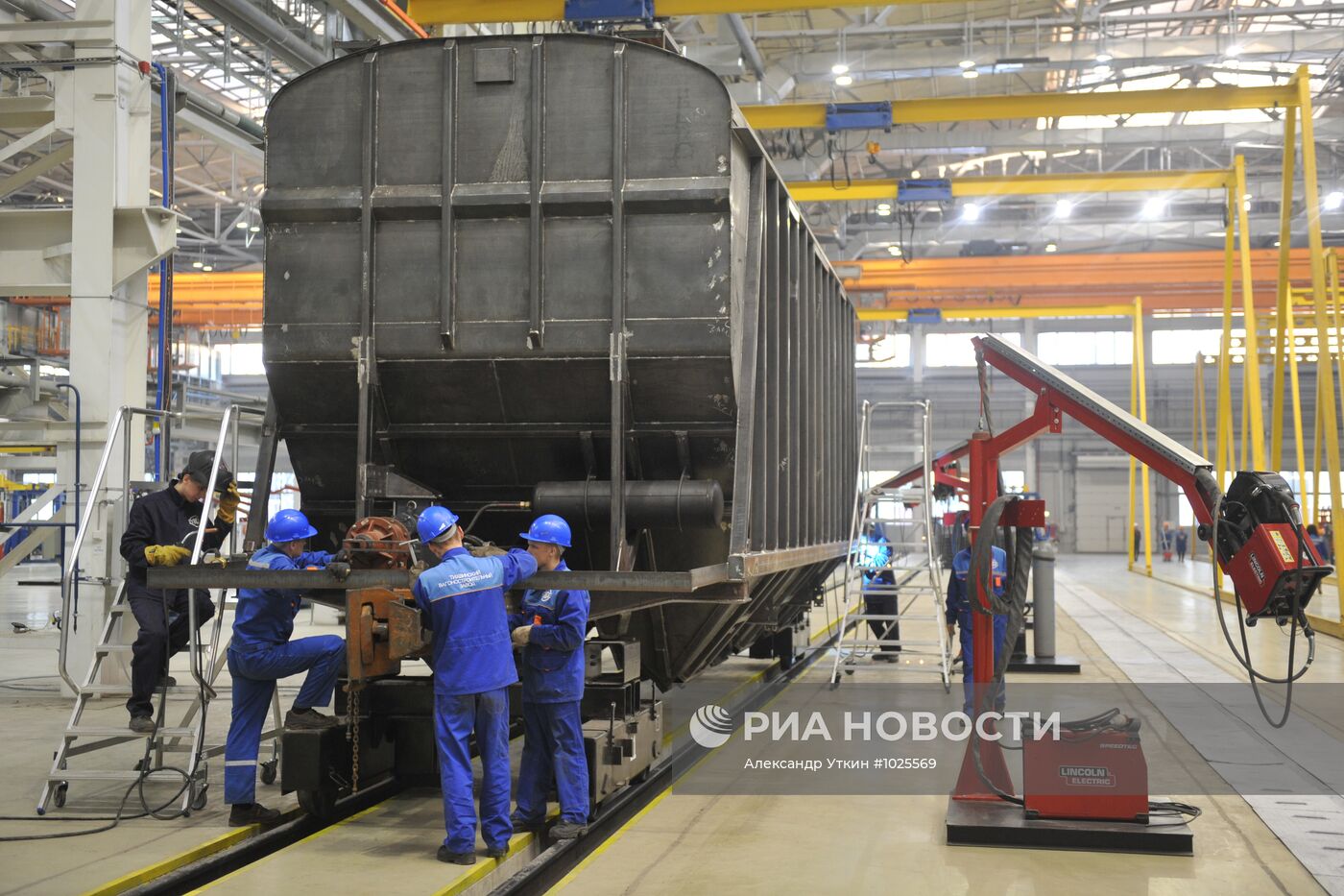 Открытие Тихвинского вагоностроительного завода
