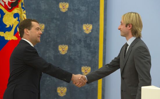 Встреча Д. Медведева с призерами ЧЕ по фигурному катанию