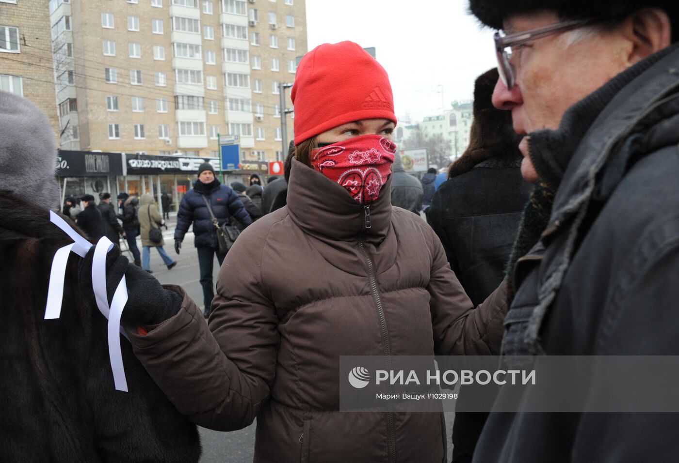 Подготовка к шествию "За честные выборы" на Калужской площади