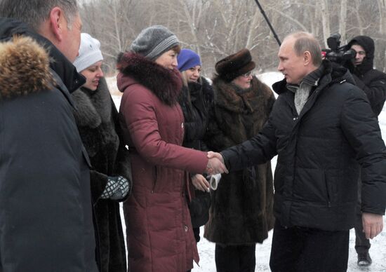 В.Путин посетил поселок Роза Коркинского разреза
