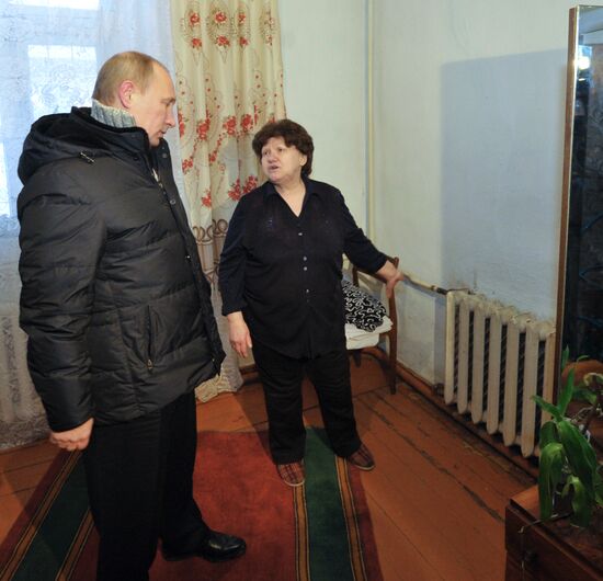 В.Путин посетил поселок Роза Коркинского разреза