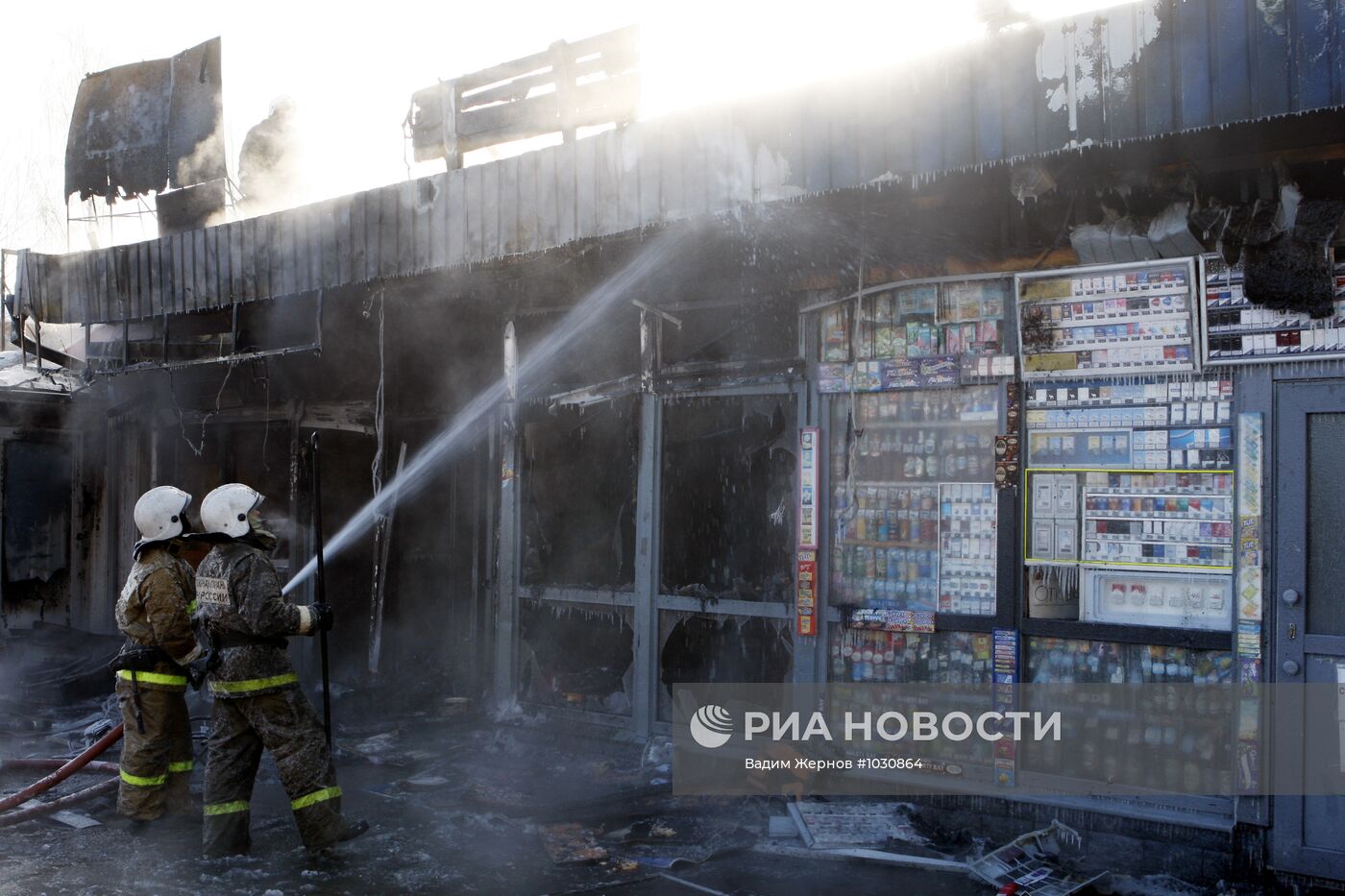 Пожар у Ладожского вокзала в Санкт-Петербурге