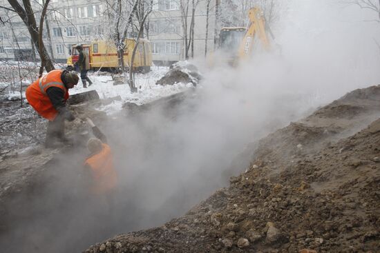 Прорыв трубы горячего водоснабжения в Санкт-Петербурге