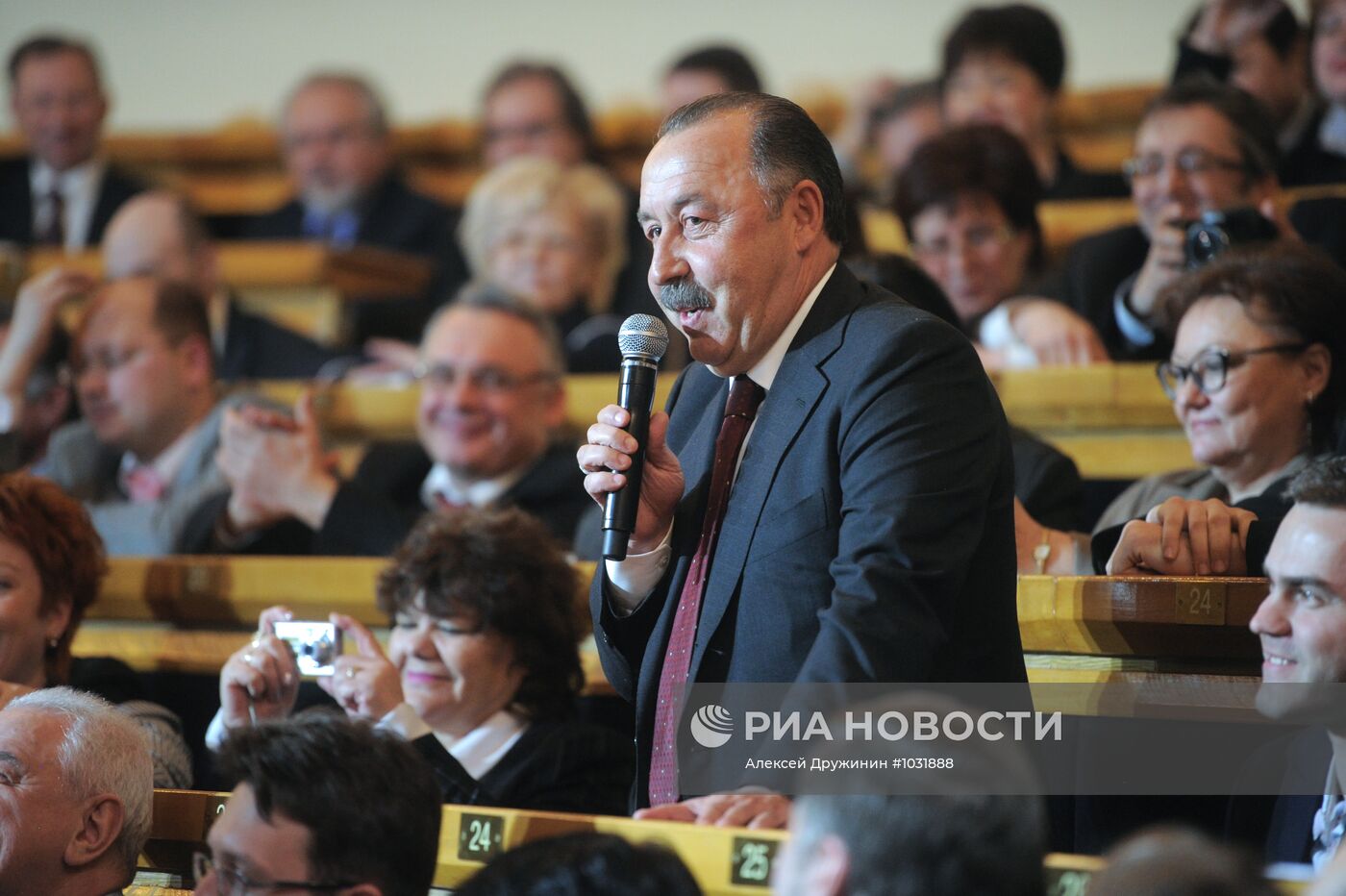 В.Путин встретился со своими доверенными лицами