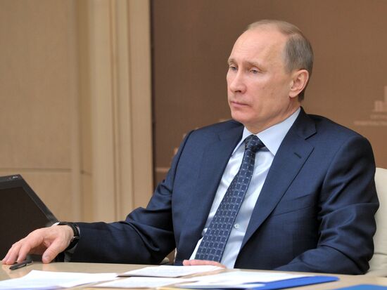 Владимир Путин провел селекторное совещание в Москве