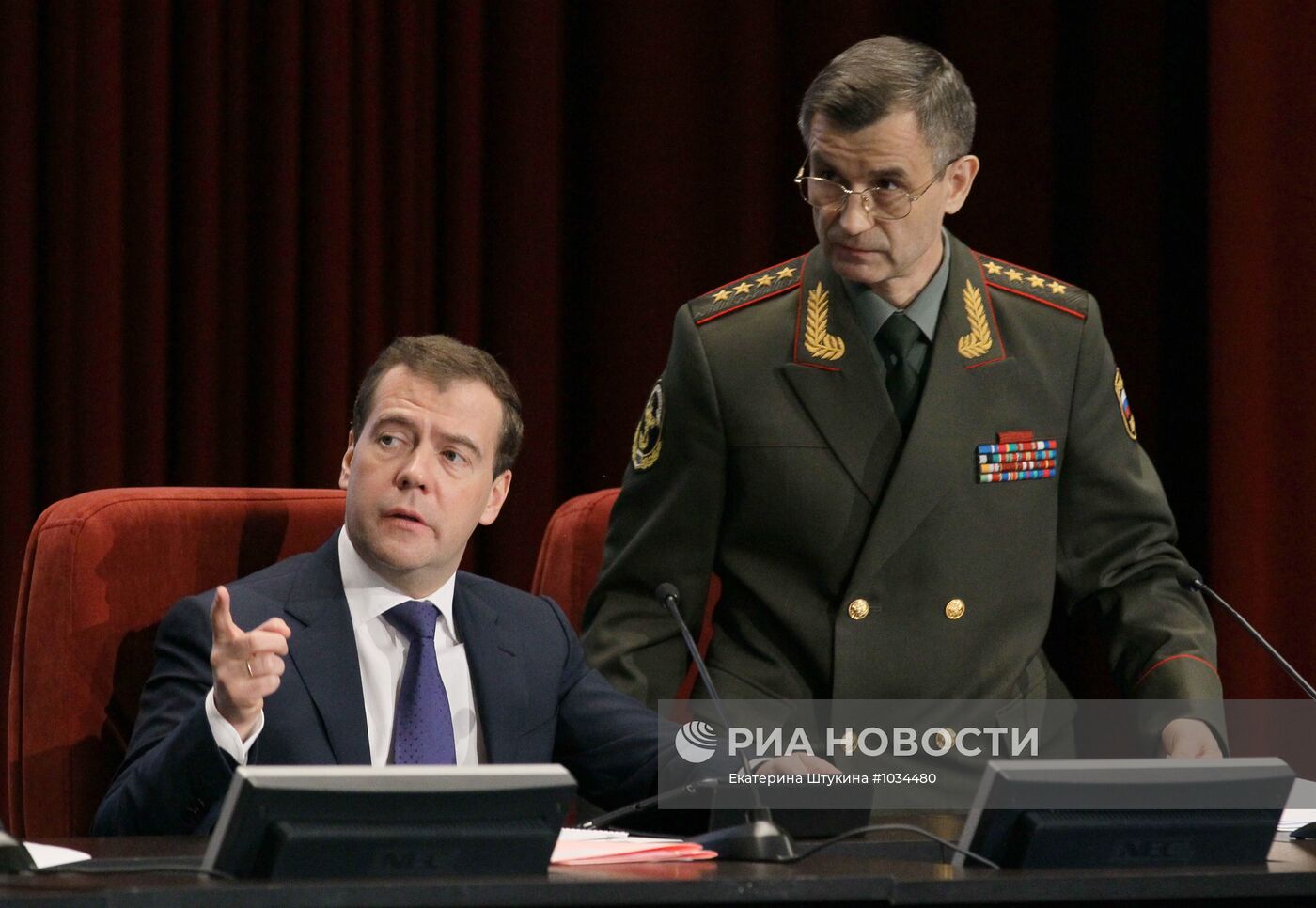 Выступление Д. Медведева на расширенной коллегии МВД РФ