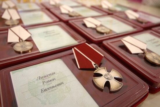 Церемония награждения членов экипажа теплохода "Арабелла"