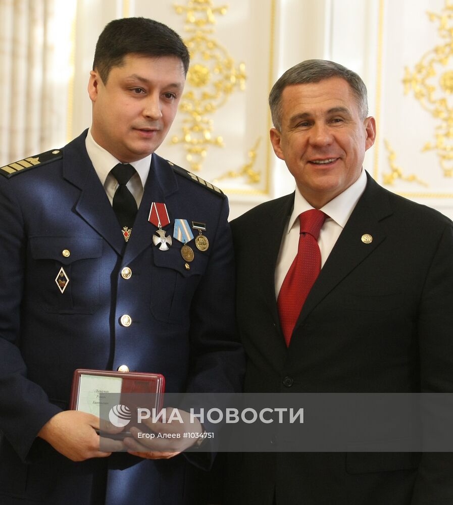 Церемония награждения членов экипажа теплохода "Арабелла"