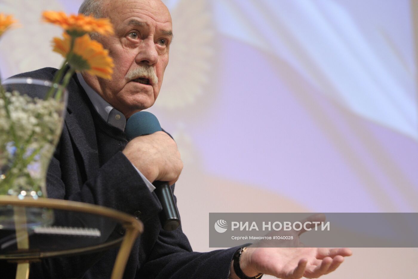 Встреча Станислава Говорухина с избирателями Западного округа