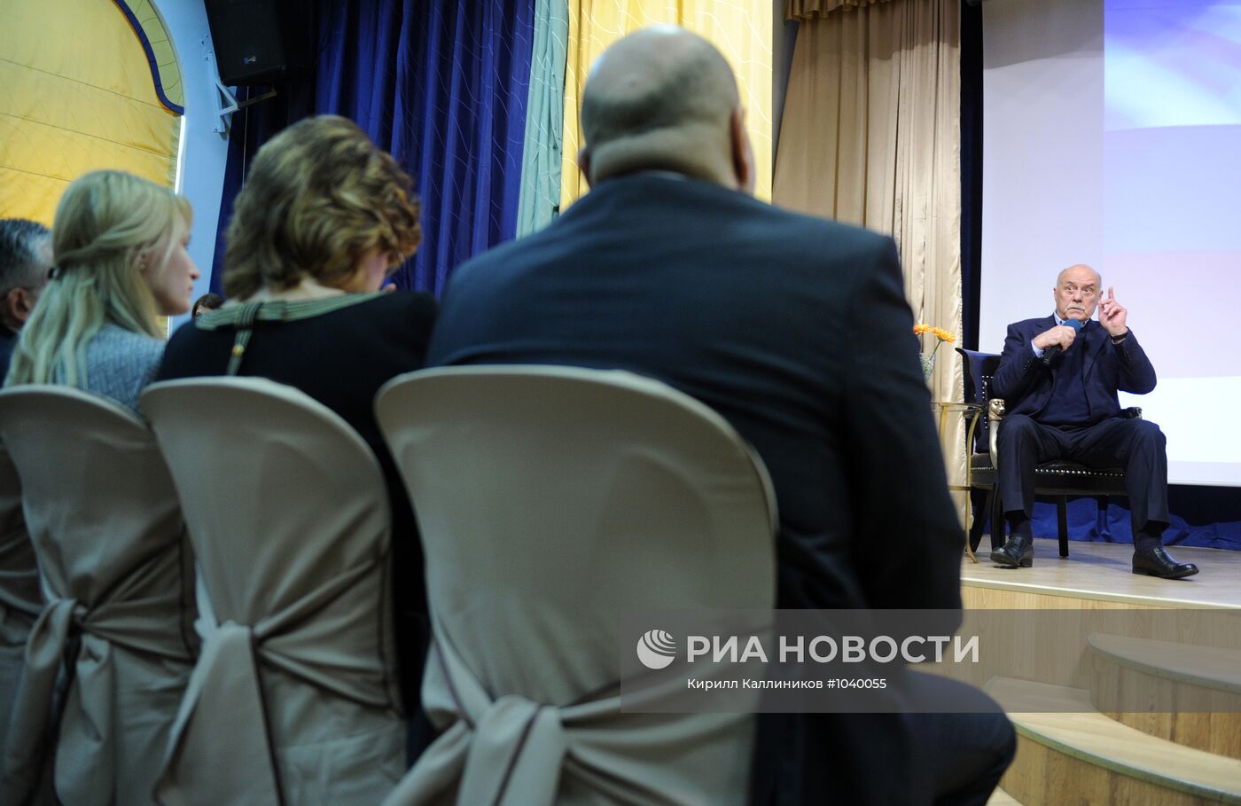 Встреча Станислава Говорухина с избирателями Западного округа