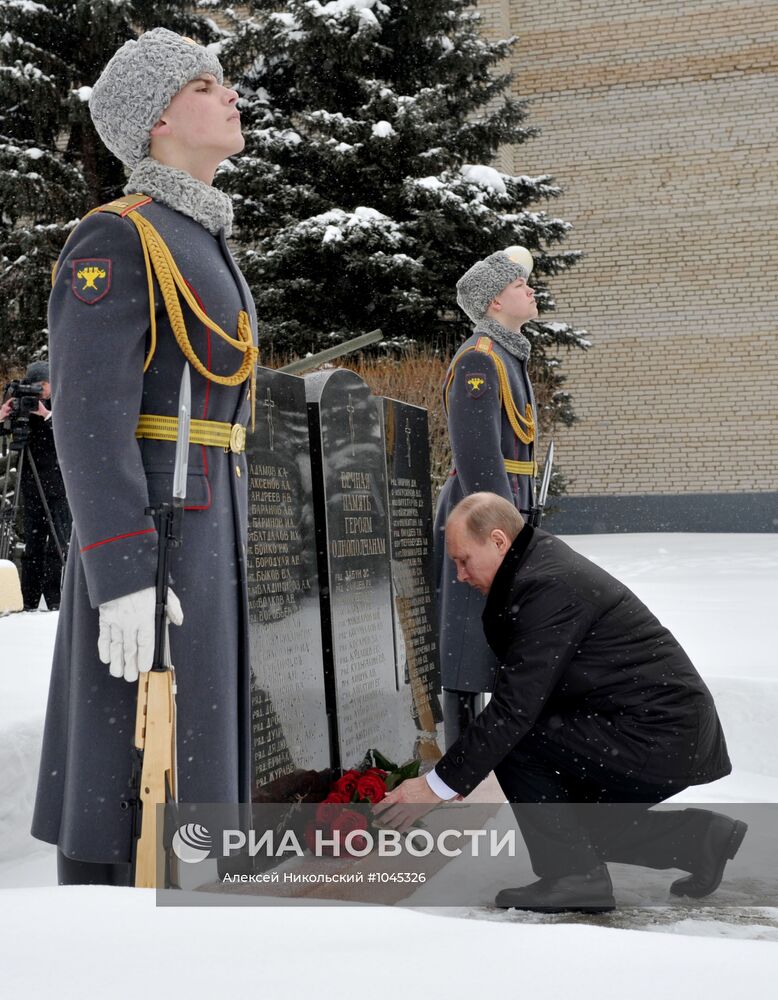 В.Путин посещает Пятую отдельную мотострелковую бригаду