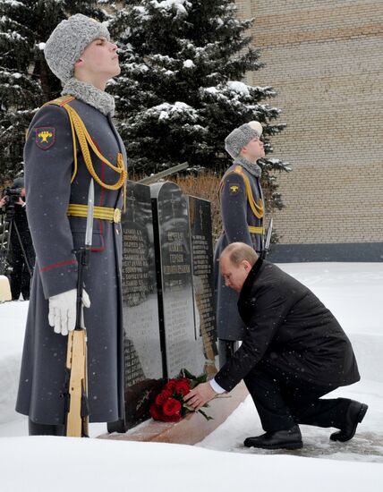 В.Путин посещает Пятую отдельную мотострелковую бригаду