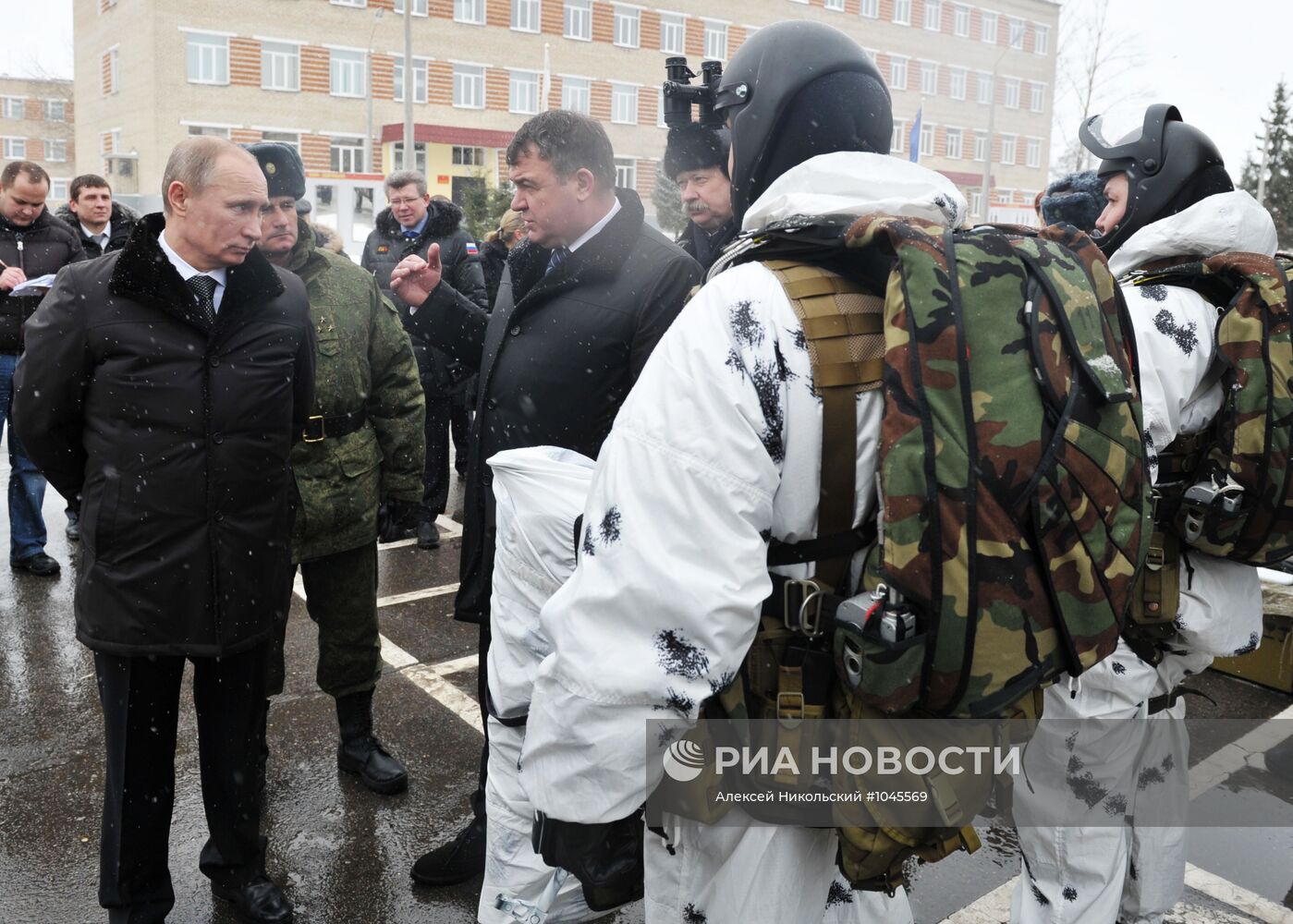 В.Путин посещает Пятую отдельную мотострелковую бригаду