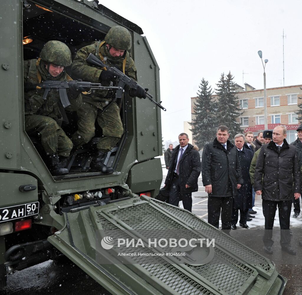 В.Путин посещает Пятую отдельную мотострелковую бригаду