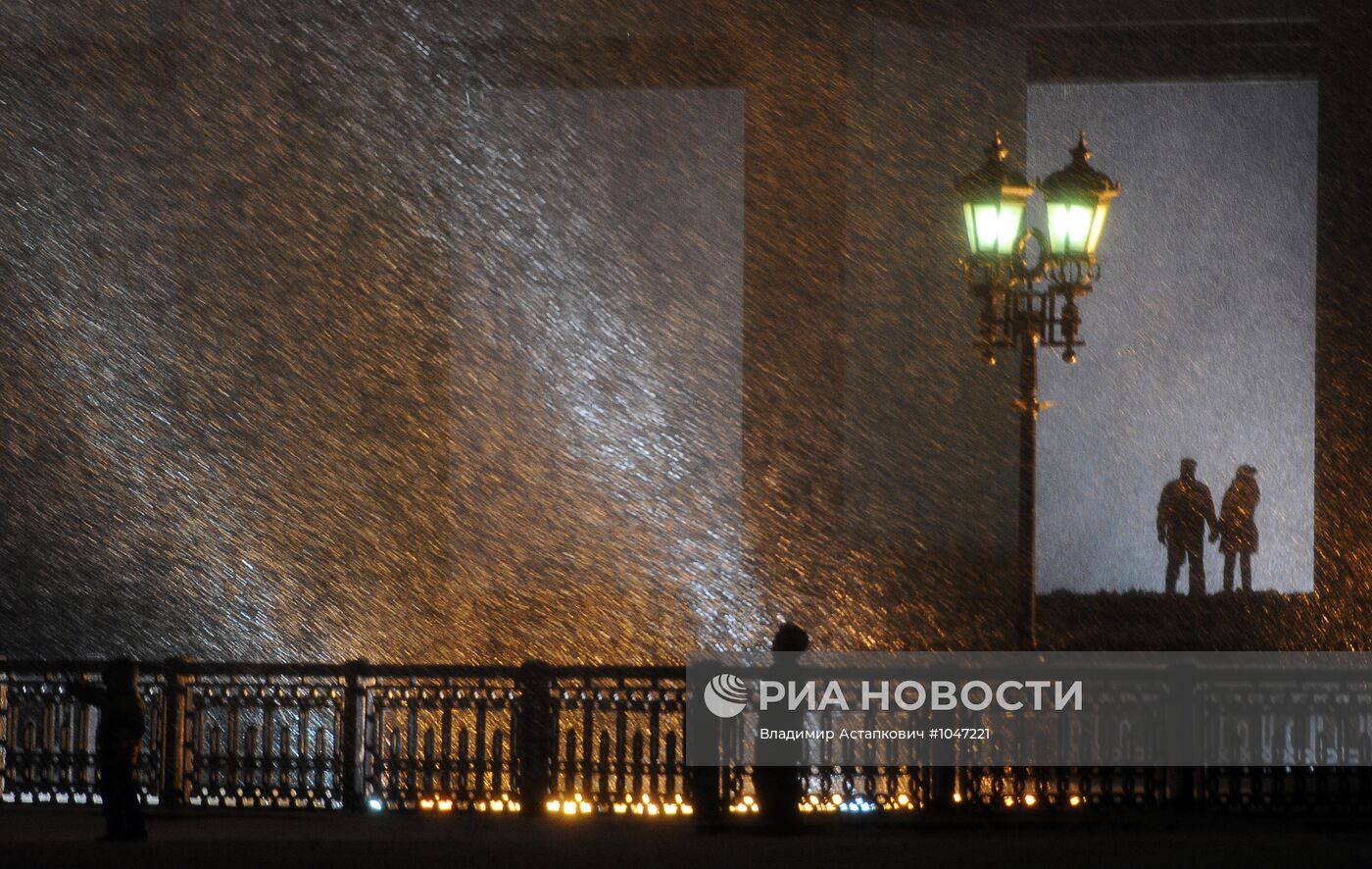 Салют на Поклонной горе в Москве в честь Дня защитника Отечества