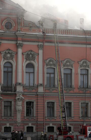 Пожар во дворце Белосельских-Белозерских в Санкт-Петербурге