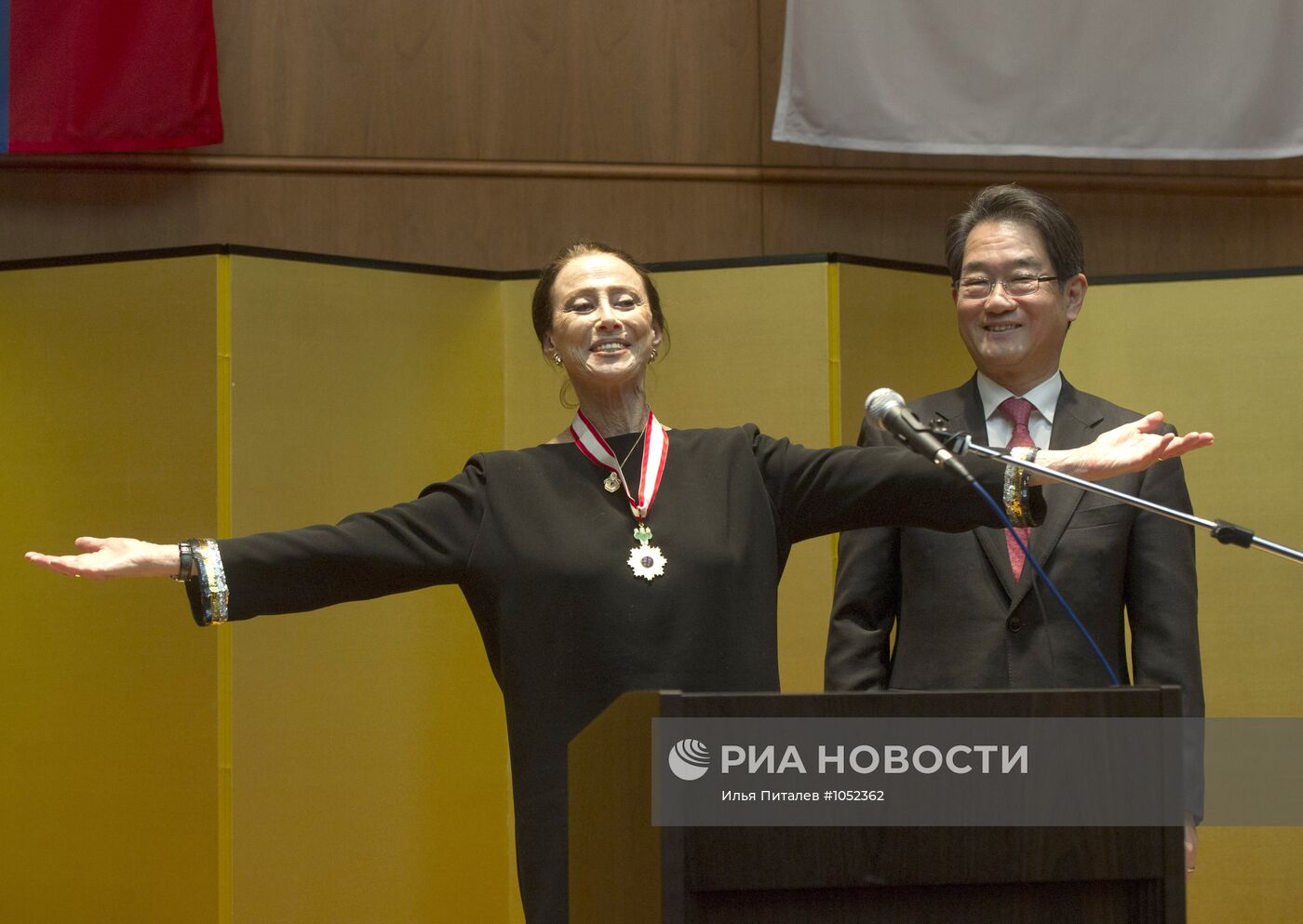 Вручение Орденов восходящего солнца М.Плисецкой и Ю.Соломину