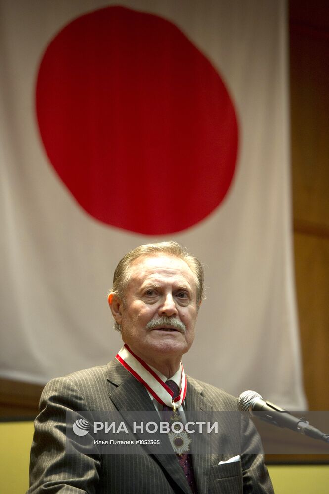 Вручение Орденов восходящего солнца М.Плисецкой и Ю.Соломину