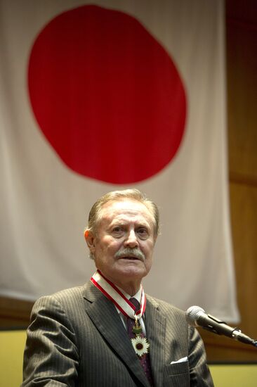 Вручение Орденов восходящего солнца М.Плисецкой и Ю.Соломину