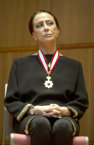 Вручение Орденов восходящего солнца М.Плисецкой и Ю.Соломину