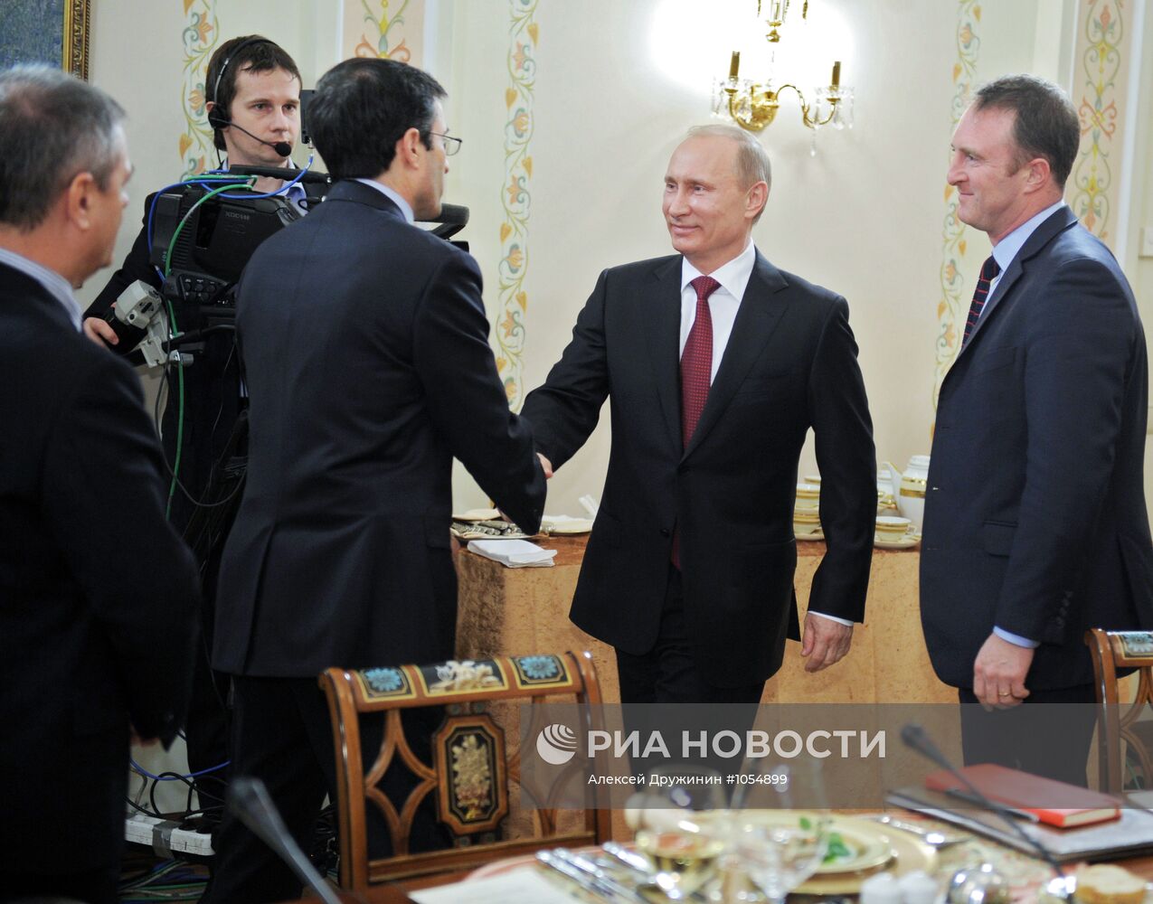 В.Путин встретился с главами ведущих иностранных изданий