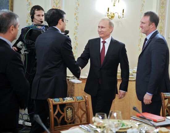 В.Путин встретился с главами ведущих иностранных изданий