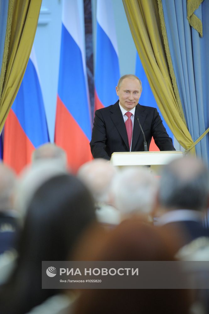 В.Путин на вручении премий правительства РФ 2011